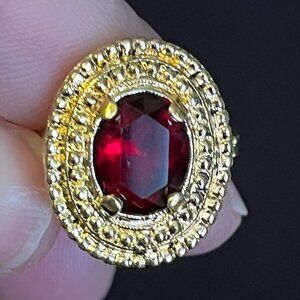 Vintage Sarah Coventry Ruby Red Cocktail Ring – ©SARAH Hallmark – Adjustable